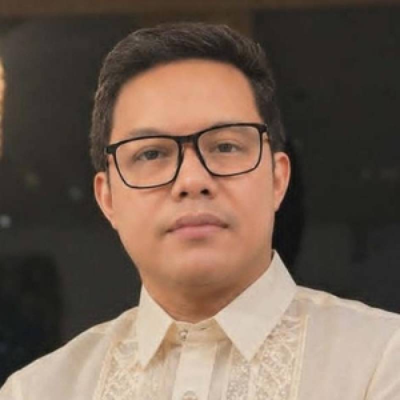 Ken De La Piedra